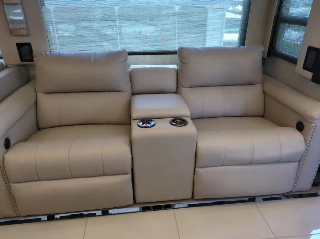 2023 Newmar London Aire Motorcoach Conversion - Image 11