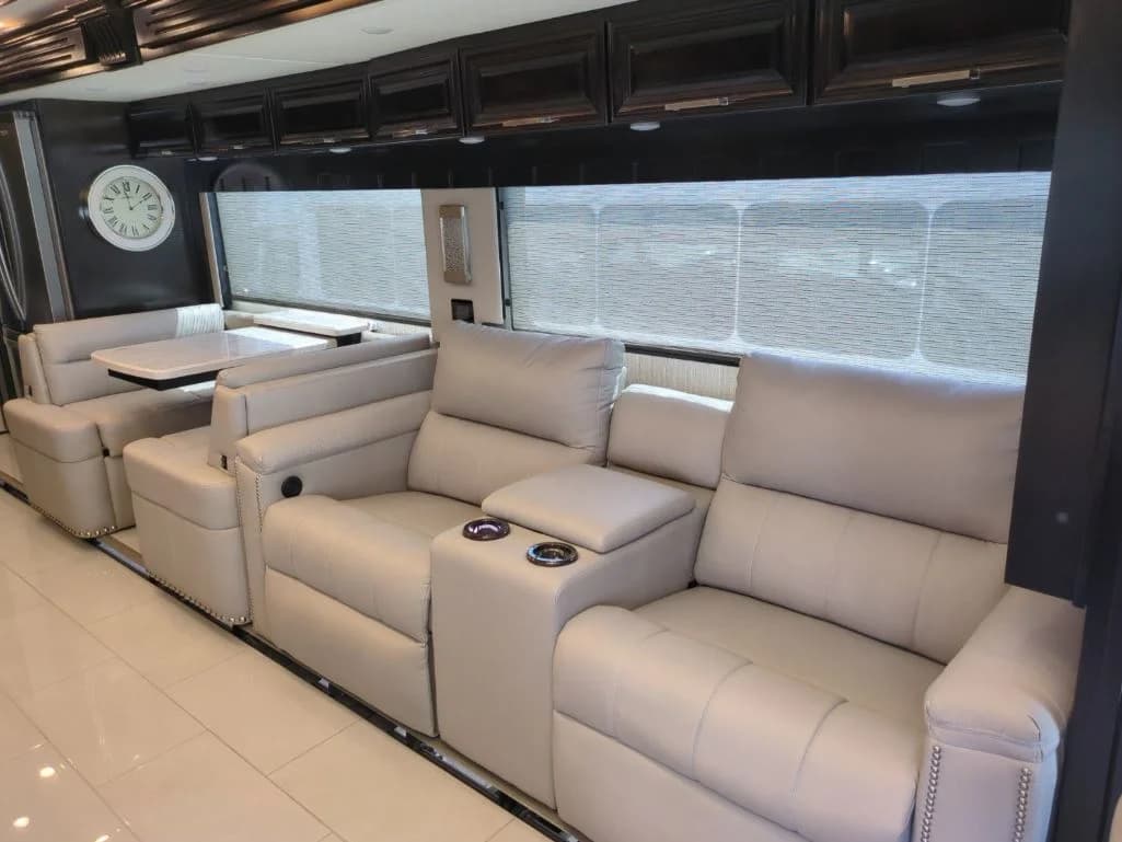 2023 Newmar London Aire Motorcoach Conversion - Image 17