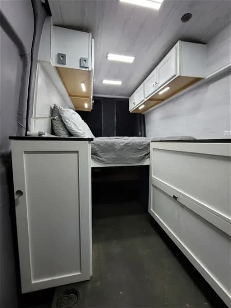 2006 Mercedes Benz Sprinter Van Conversion - Image 6