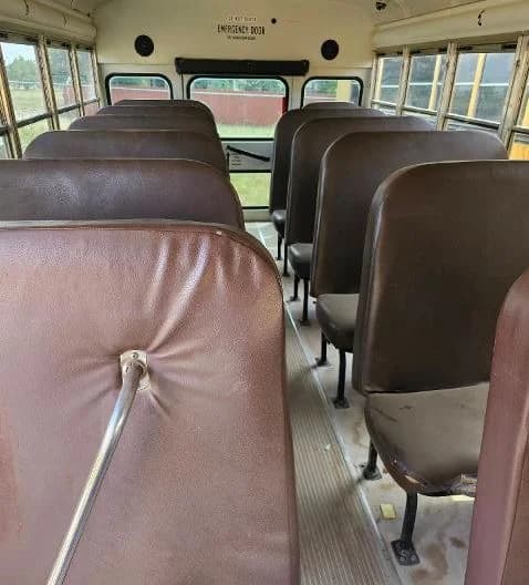 2010 Chevrolet Express School Bus - Image 3