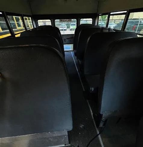 2009 Chevrolet Express School Bus - Image 3