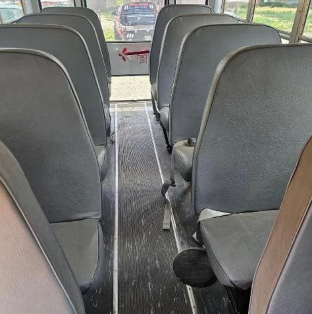 2003 Chevrolet Express Cutaway School Bus - Image 3
