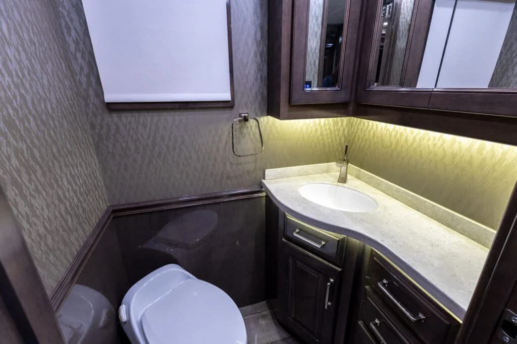 2020 Entegra Anthem 44B Motorcoach - Image 11