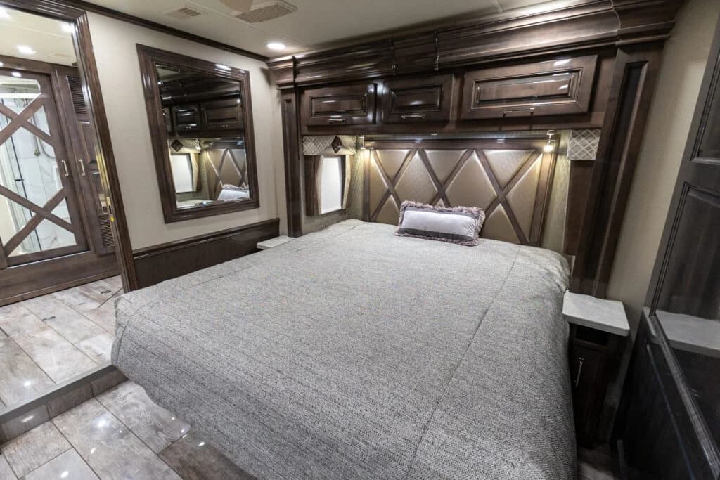 2020 Entegra Anthem 44B Motorcoach - Image 12