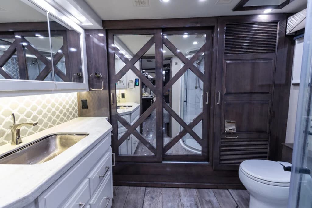 2020 Entegra Anthem 44B Motorcoach - Image 13