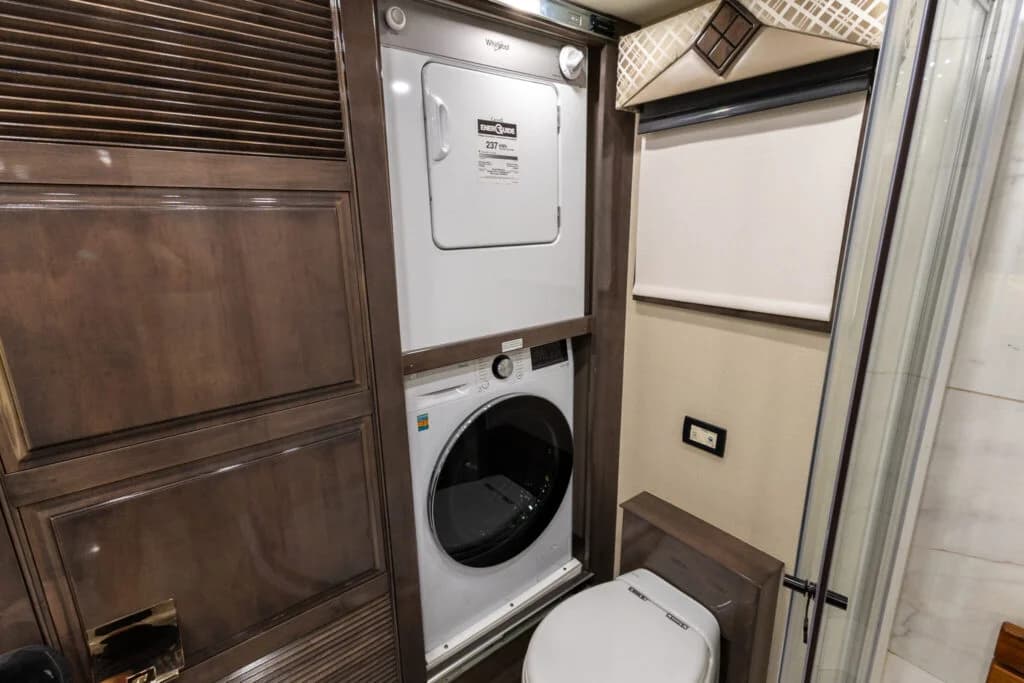 2020 Entegra Anthem 44B Motorcoach - Image 16