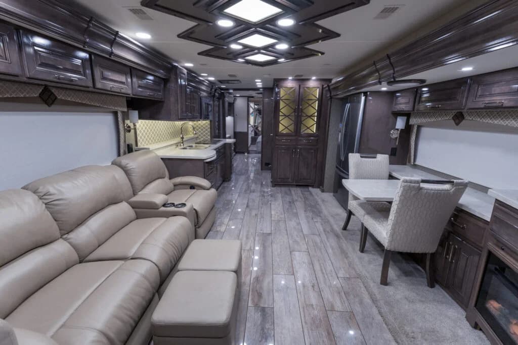 2020 Entegra Anthem 44B Motorcoach - Image 6