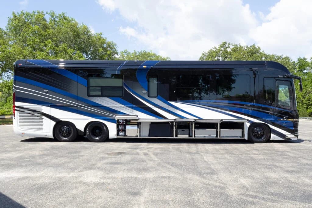 2020 Newell P50 Motorcoach - Image 17