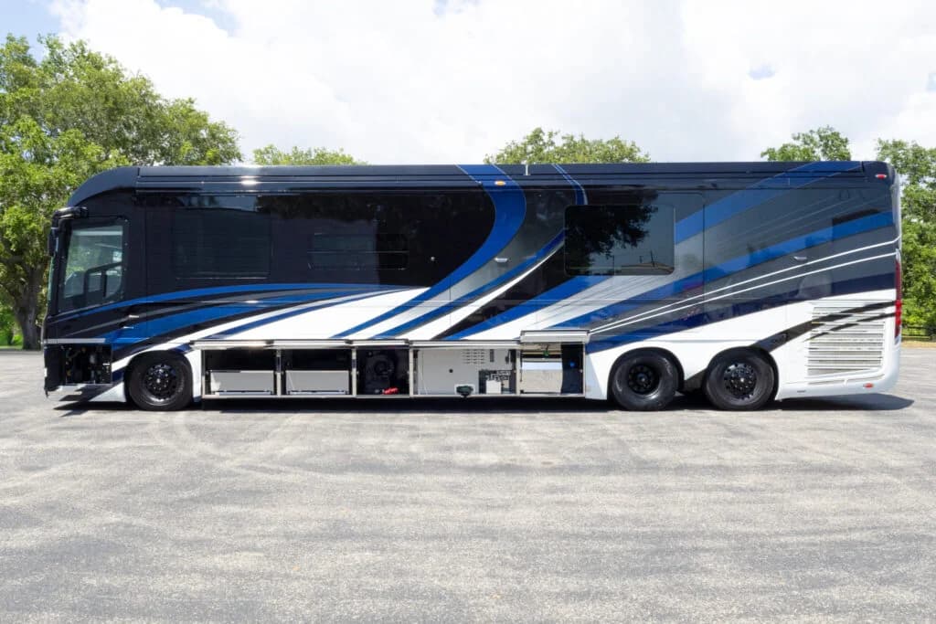 2020 Newell P50 Motorcoach - Image 18
