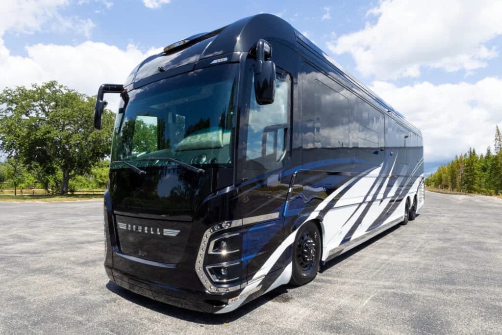 2020 Newell P50 Motorcoach - Image 4