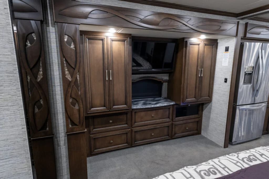 2018 Newmar Ventana 4037 Motorcoach - Image 14