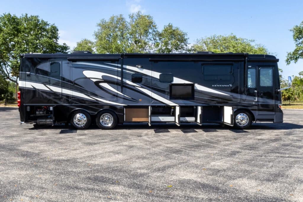 2018 Newmar Ventana 4037 Motorcoach - Image 18