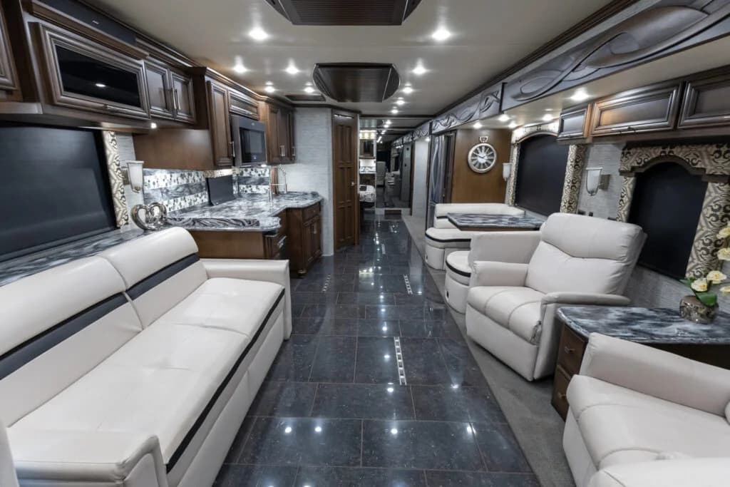 2018 Newmar Ventana 4037 Motorcoach - Image 7