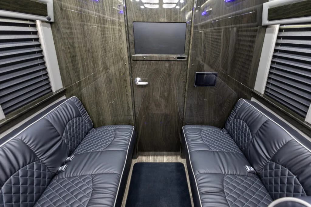2024 Ultimate Coach XL Motorcoach - Image 11