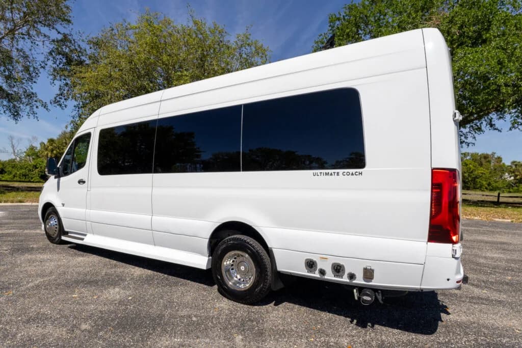 2024 Ultimate Coach XL Motorcoach - Image 4