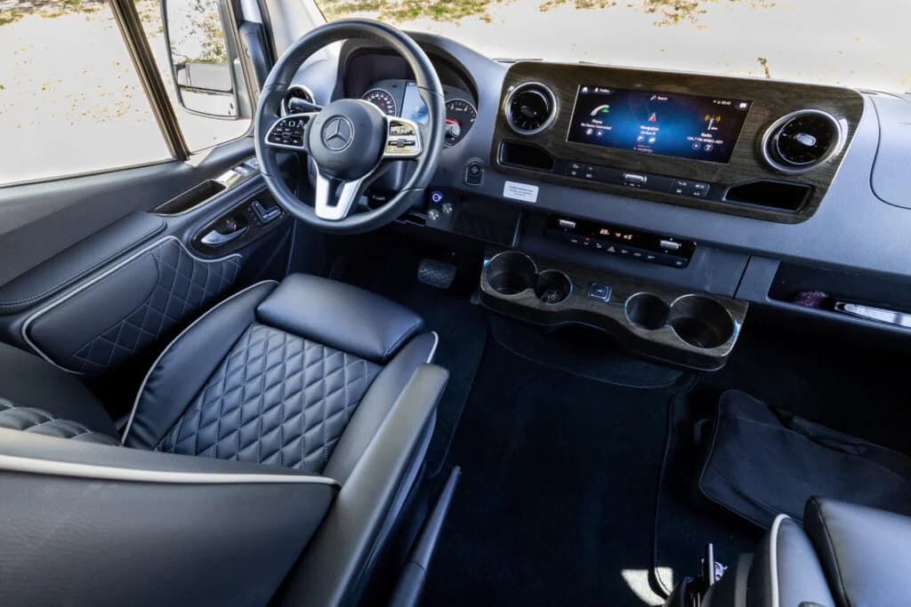 2024 Ultimate Coach XL Motorcoach - Image 6