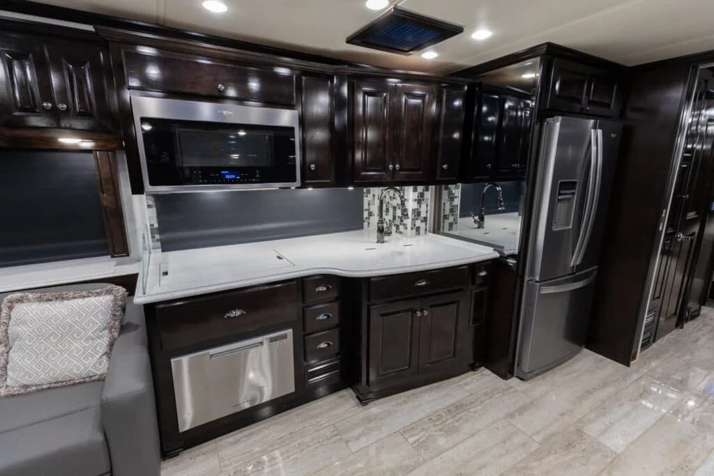 2021 Newmar Dutch Star Motorcoach - Image 11