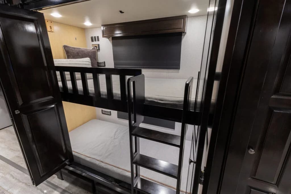 2021 Newmar Dutch Star Motorcoach - Image 15