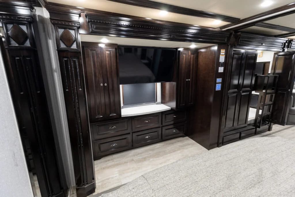 2021 Newmar Dutch Star Motorcoach - Image 17