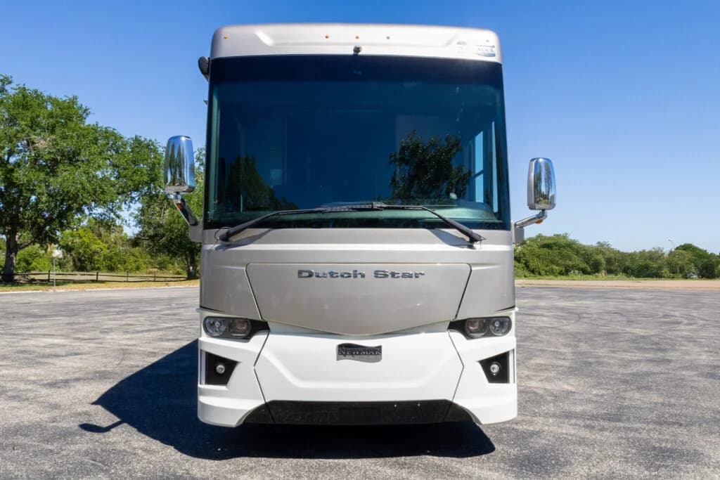 2021 Newmar Dutch Star Motorcoach - Image 5