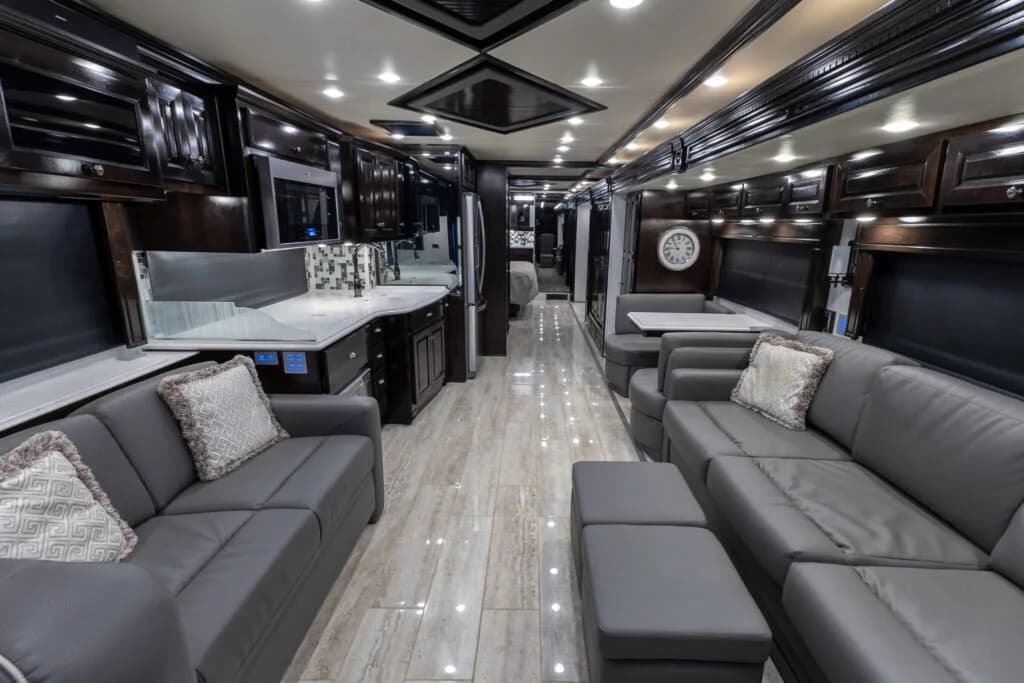 2021 Newmar Dutch Star Motorcoach - Image 7