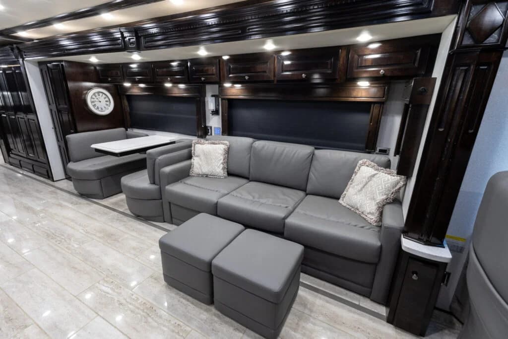 2021 Newmar Dutch Star Motorcoach - Image 8