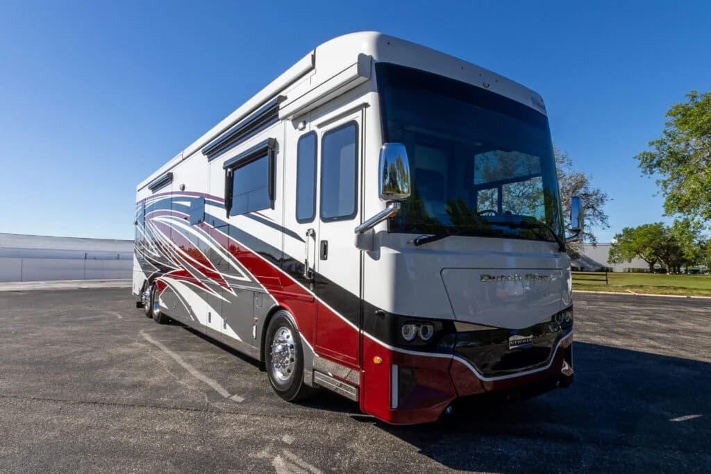 2023 Newmar Dutch Star 4328 Motorcoach - Image 2