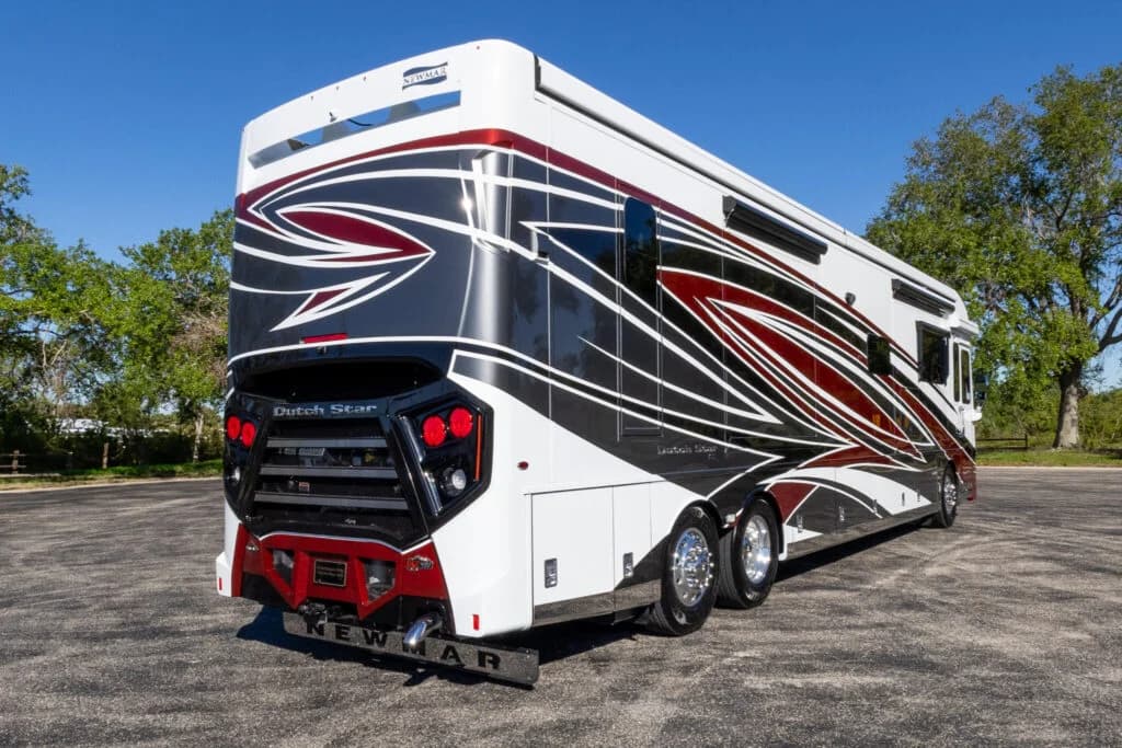 2023 Newmar Dutch Star 4328 Motorcoach - Image 3