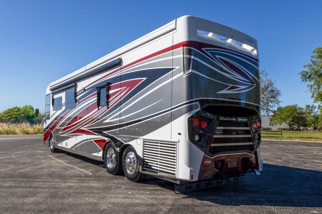 2023 Newmar Dutch Star 4328 Motorcoach - Image 4