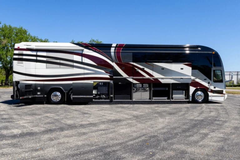 2008 Prevost Featherlite H3-45 Motorcoach - Image 19