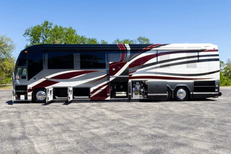 2008 Prevost Featherlite H3-45 Motorcoach - Image 20