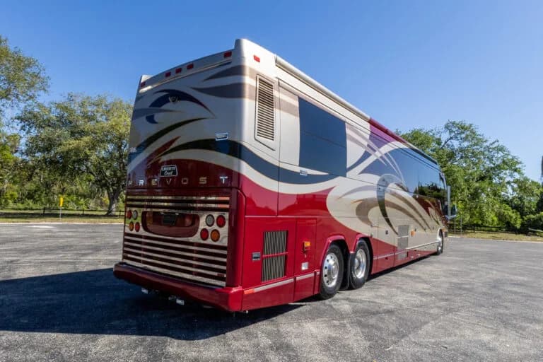 2007 Prevost Liberty H3-45 Motorcoach - Image 2