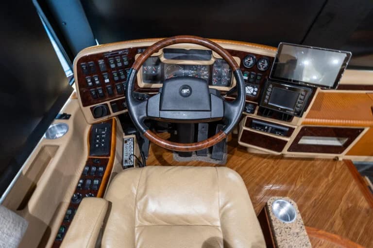 2007 Prevost Liberty H3-45 Motorcoach - Image 6