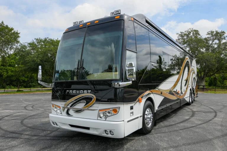 2003 Prevost Liberty H3-45 Motorcoach - Image 6