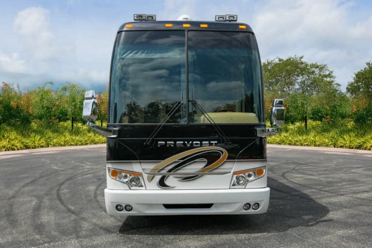 2003 Prevost Liberty H3-45 Motorcoach - Image 7