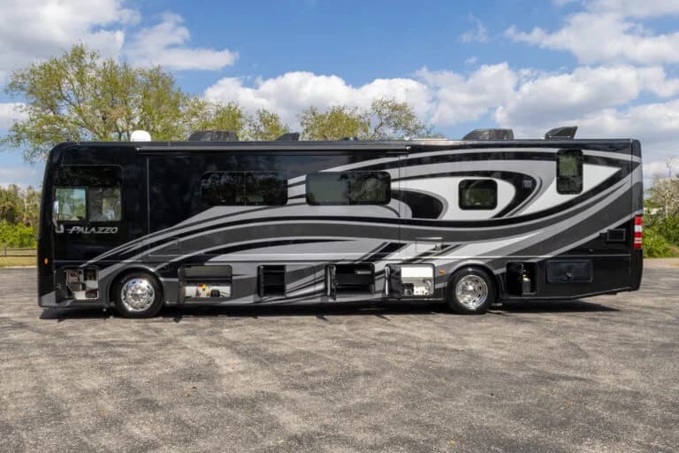2021 Thor Palazzo Motorcoach - Image 20