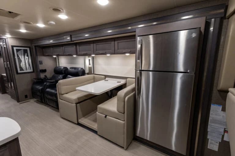 2021 Thor Palazzo Motorcoach - Image 8