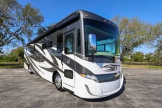 2021 Tiffin Allegro Red 38LL bus