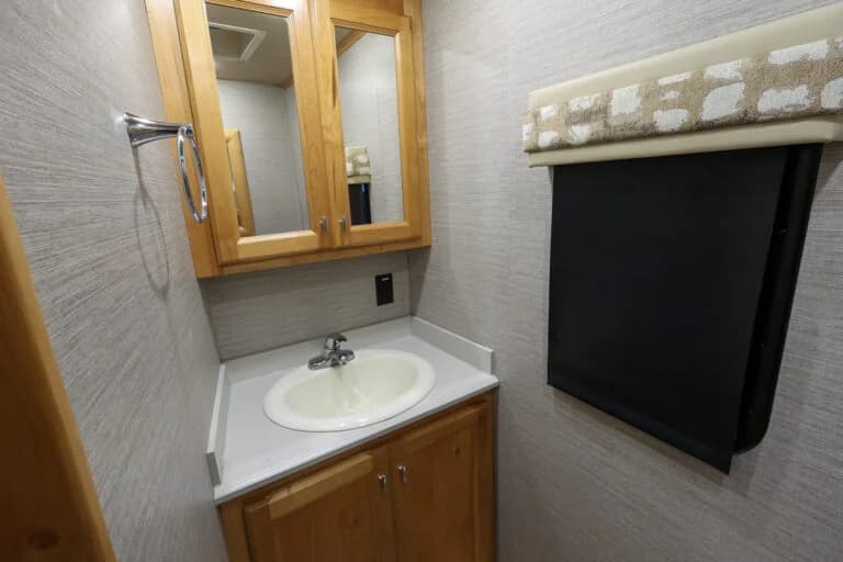2021 Tiffin Allegro Red 38LL Motorcoach - Image 12