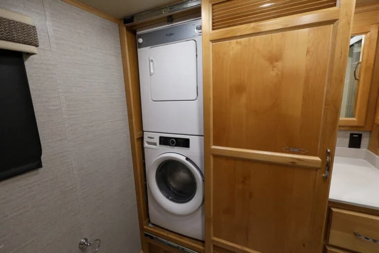 2021 Tiffin Allegro Red 38LL Motorcoach - Image 17