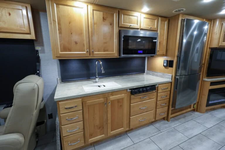 2021 Tiffin Allegro Red 38LL Motorcoach - Image 9