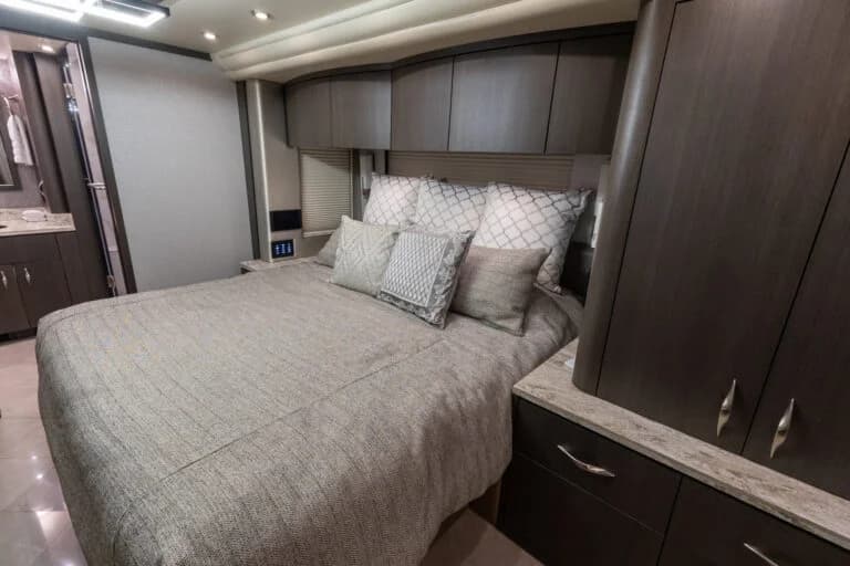 2022 Prevost Millennium H3-45 Motorcoach - Image 13