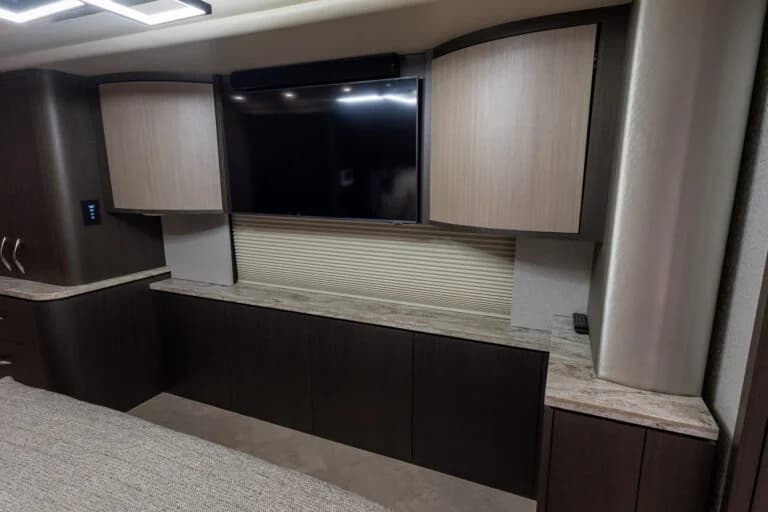 2022 Prevost Millennium H3-45 Motorcoach - Image 14