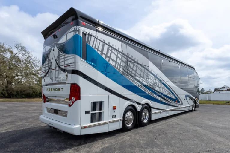 2022 Prevost Millennium H3-45 Motorcoach - Image 2