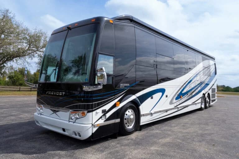 2022 Prevost Millennium H3-45 Motorcoach - Image 4