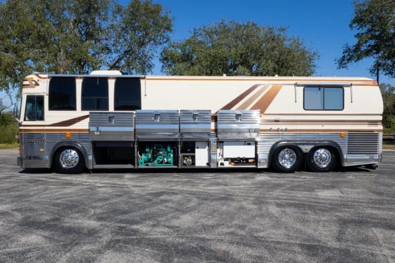 1991 Prevost Country Coach 40XL Motorcoach - Image 17