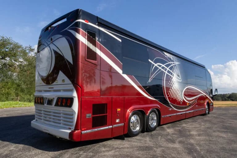 2009 Prevost Marathon H3-45 Motorcoach - Image 2
