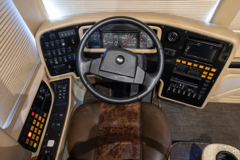2009 Prevost Marathon H3-45 Motorcoach - Image 6