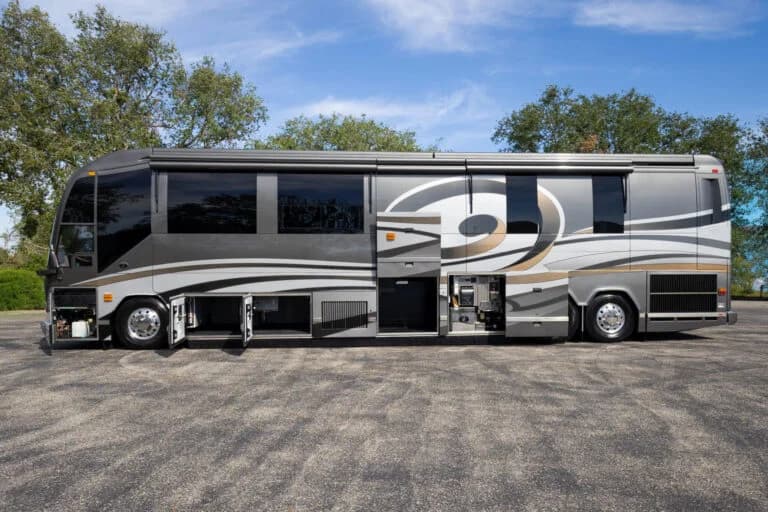 2009 Prevost Featherlite H3-45 Motorcoach - Image 20