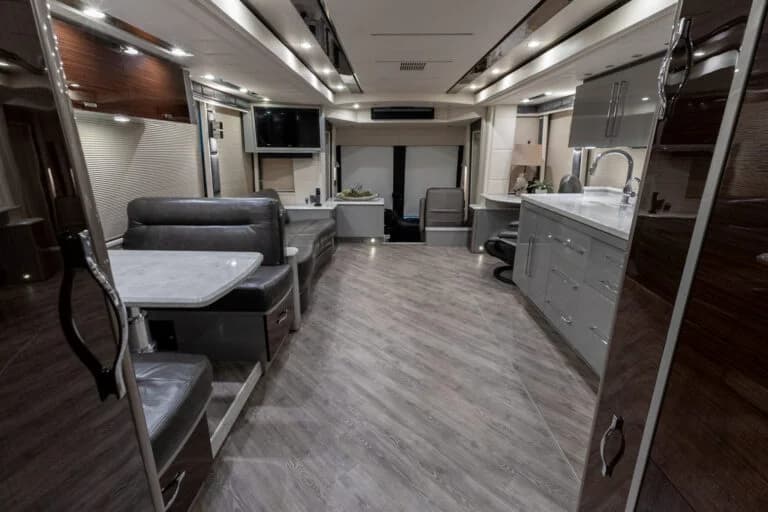 2021 Prevost Emerald H3-45 Motorcoach - Image 12